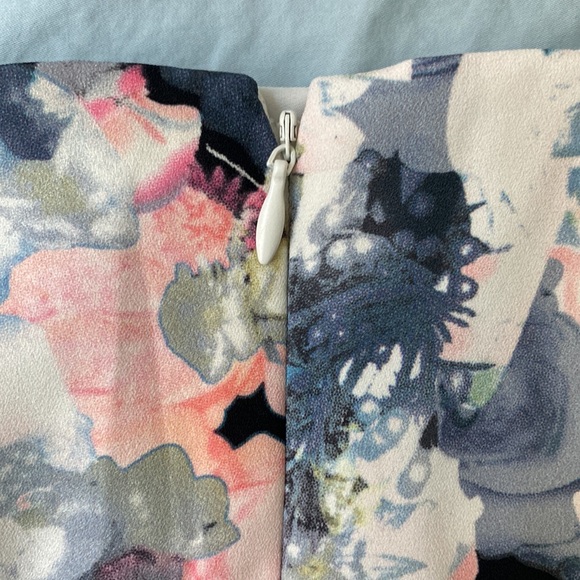 RW&CO Floral Pencil Skirt size 0 - Picture 3 of 4